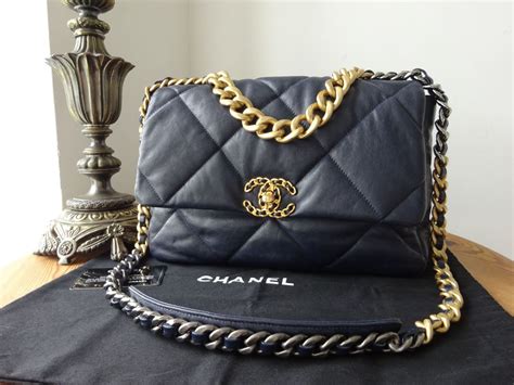 chanel 18k navy blue purseofurm